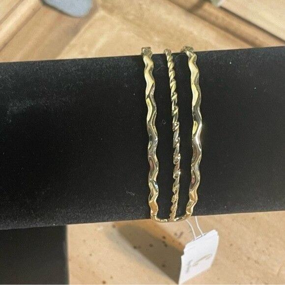 Charming Charlie Braclet Gold Tone Wavy Open Ended Cuff - Picture 4 of 7